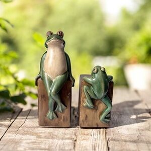 Charming Frog Bookends - Green and Brown